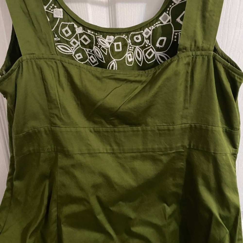Loft | Green Embroidered Tank Top - Picture 3 of 3